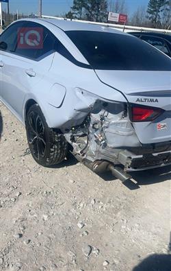 نيسان ألتيما